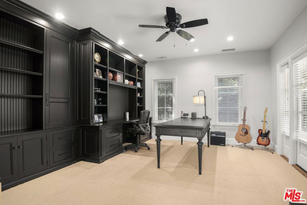 4163 Oak Place Drive