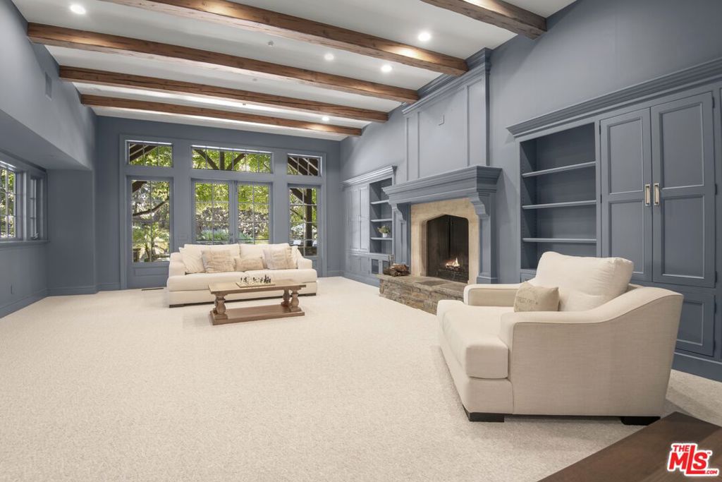 4163 Oak Place Drive