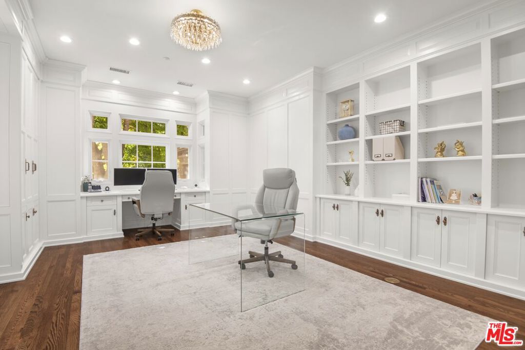 4163 Oak Place Drive
