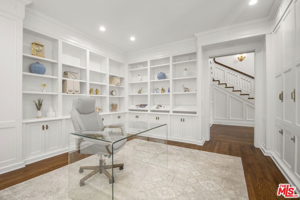 4163 Oak Place Drive
