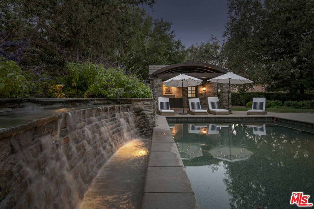 4163 Oak Place Drive