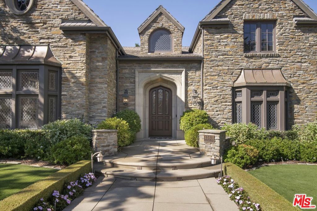 4163 Oak Place Drive