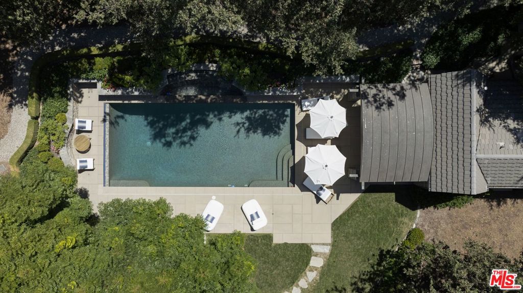 4163 Oak Place Drive