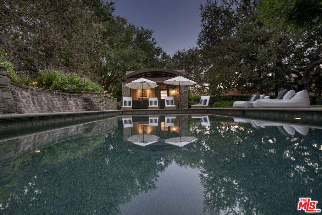 4163 Oak Place Drive