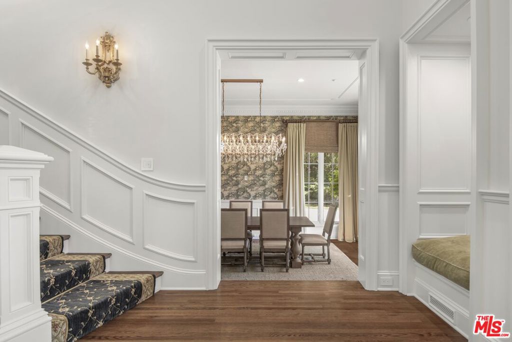 4163 Oak Place Drive