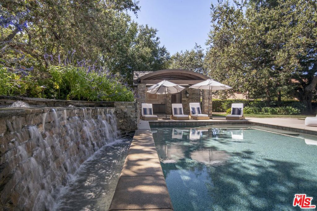 4163 Oak Place Drive
