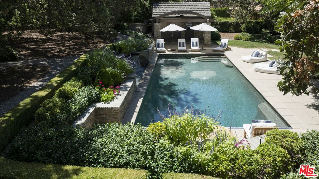 4163 Oak Place Drive