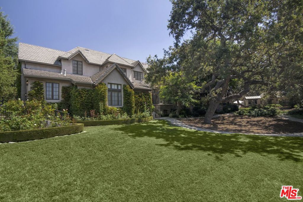4163 Oak Place Drive