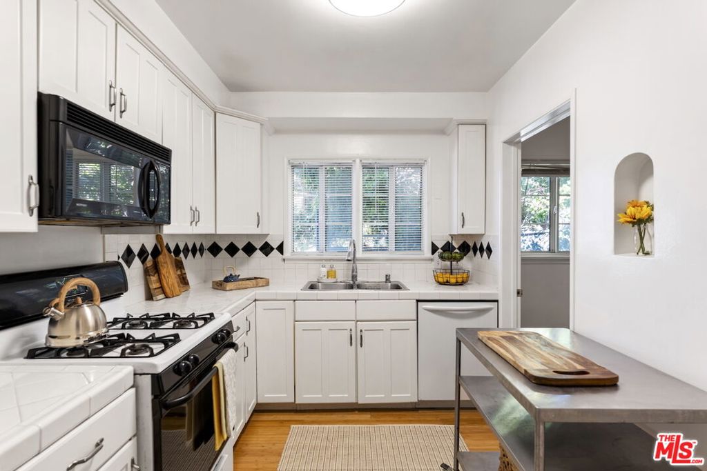 2969 - 2971 London Street