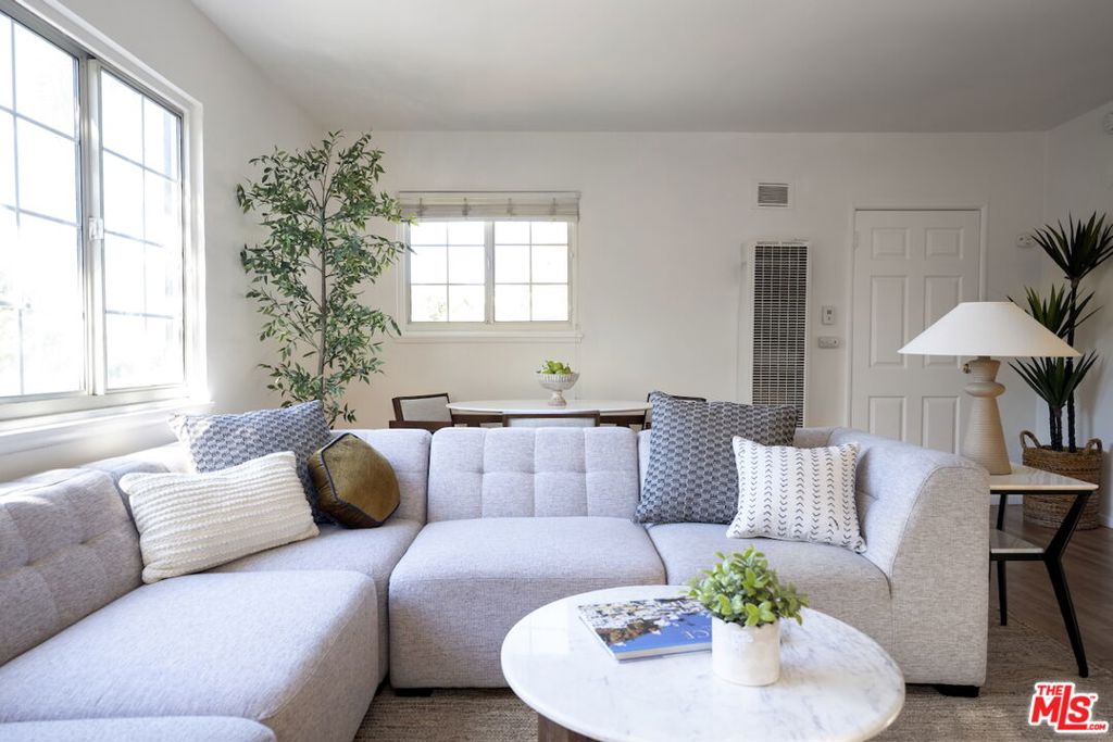 2969 - 2971 London Street