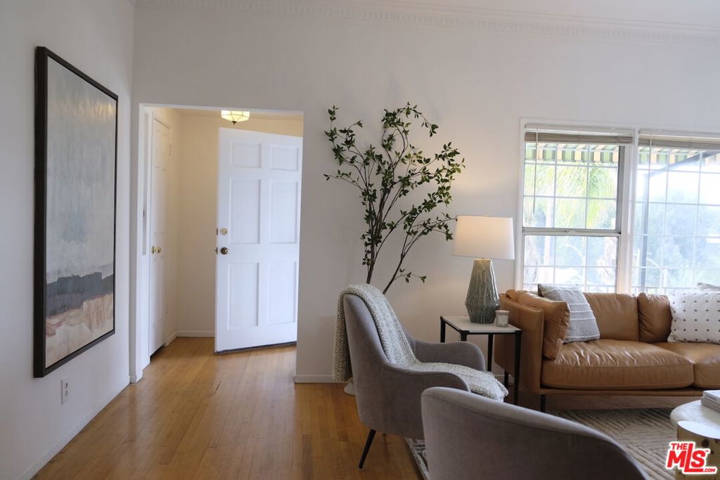 2969 - 2971 London Street