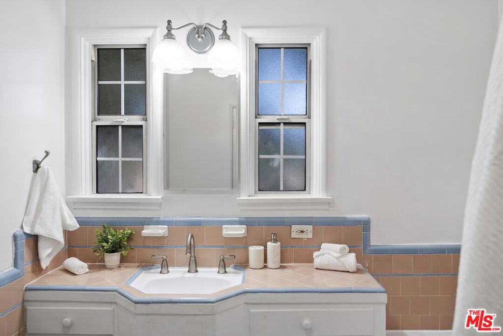 2969 - 2971 London Street