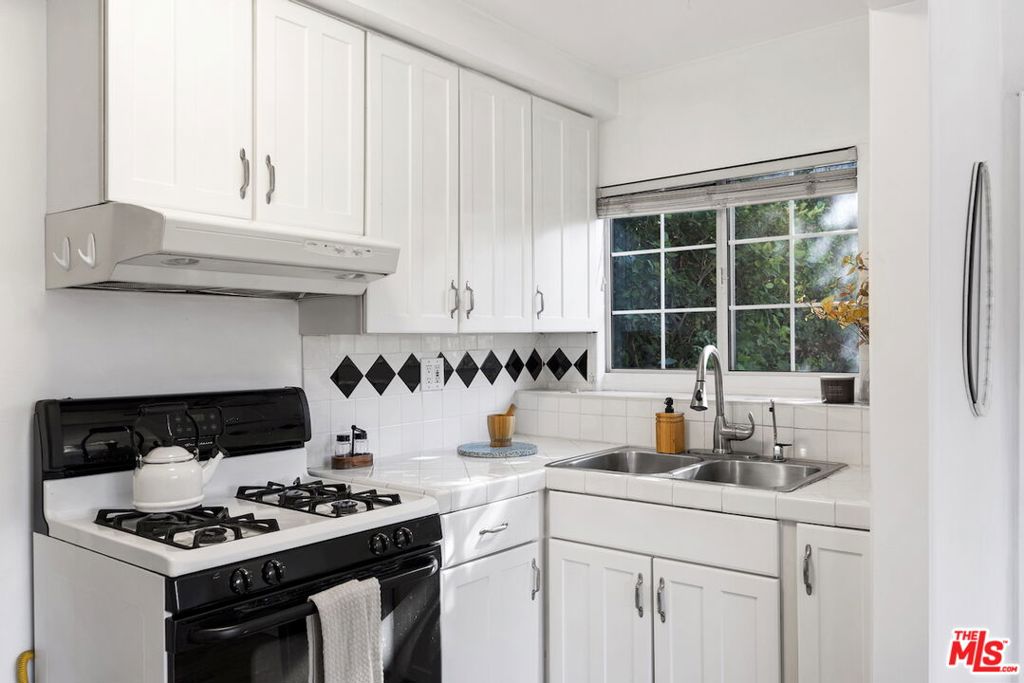 2969 - 2971 London Street