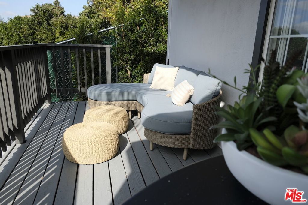 2969 - 2971 London Street