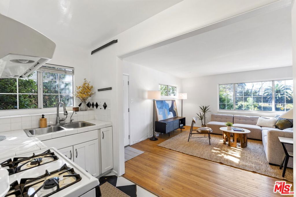 2969 - 2971 London Street