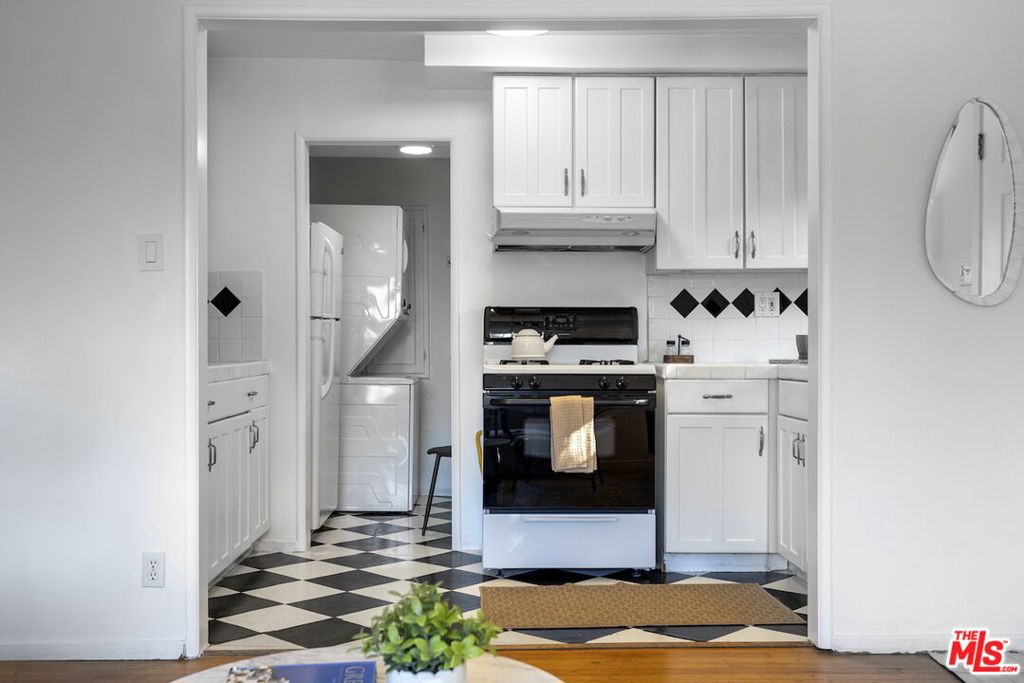 2969 - 2971 London Street