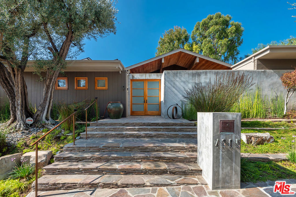 4305 Clear Valley Drive