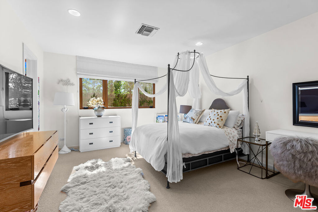 4305 Clear Valley Drive