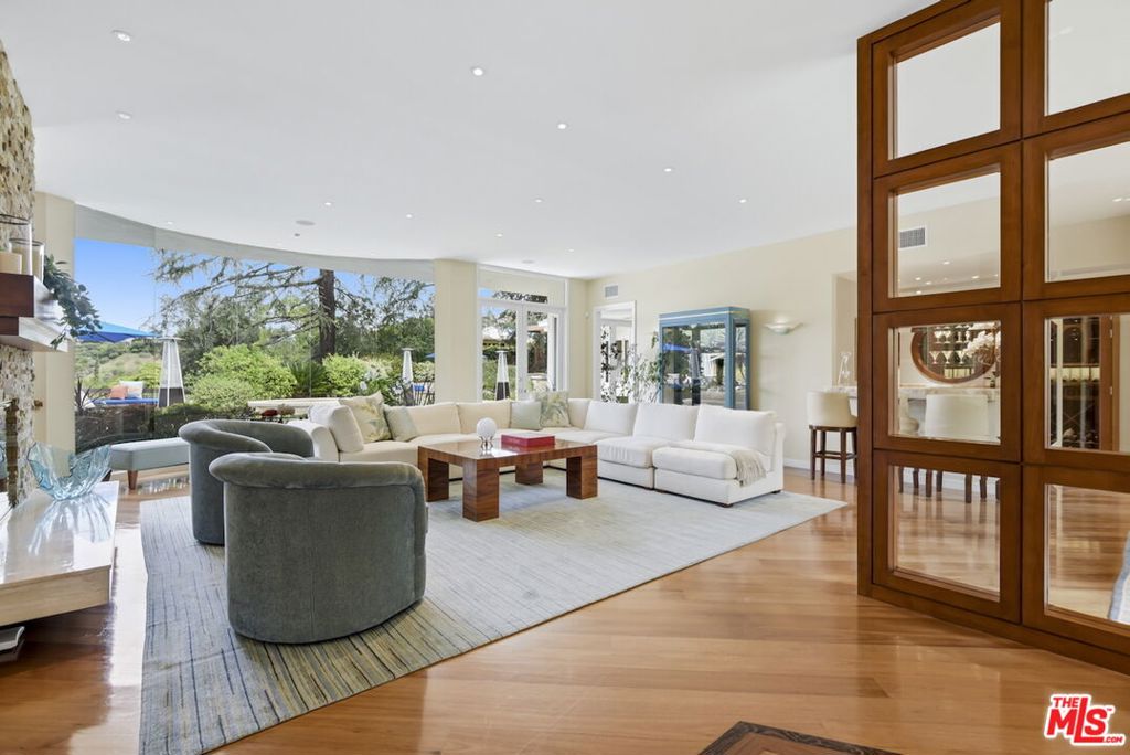 4101 Clear Valley Drive