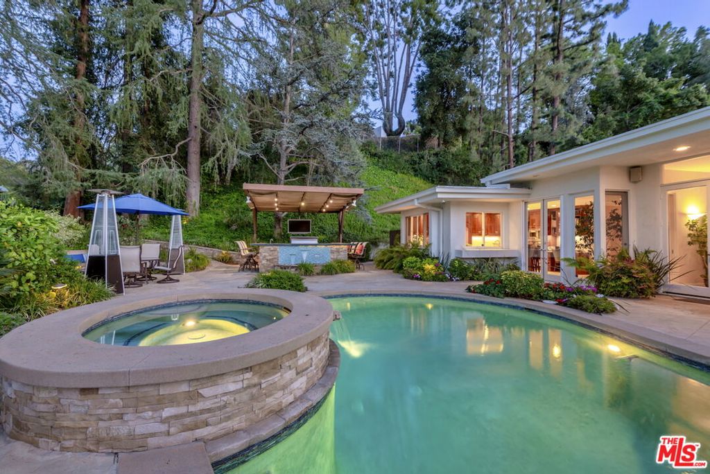 4101 Clear Valley Drive