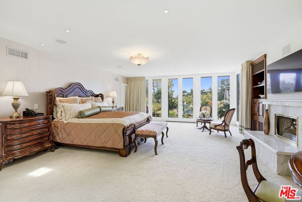 4101 Clear Valley Drive