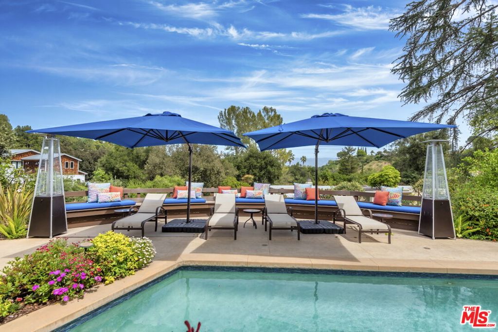 4101 Clear Valley Drive