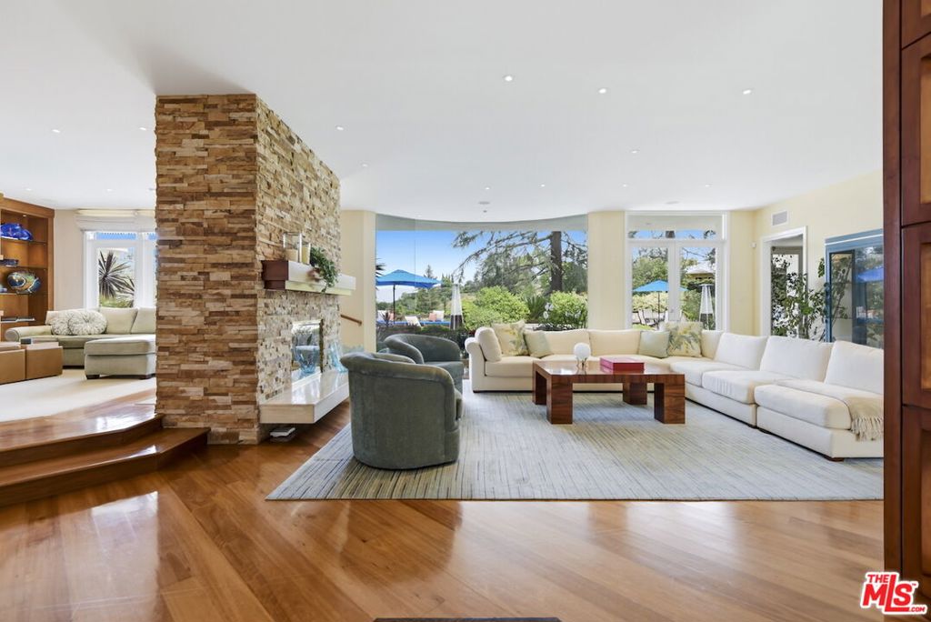 4101 Clear Valley Drive