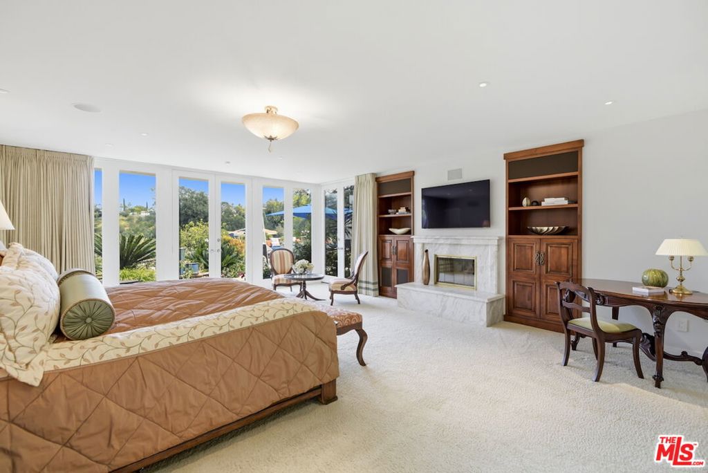 4101 Clear Valley Drive