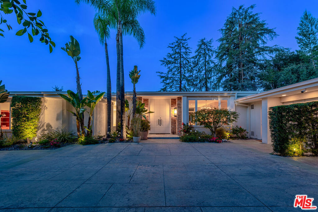 4101 Clear Valley Drive