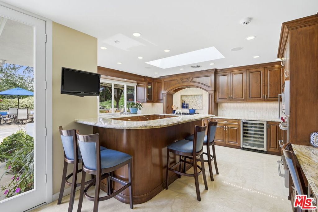 4101 Clear Valley Drive