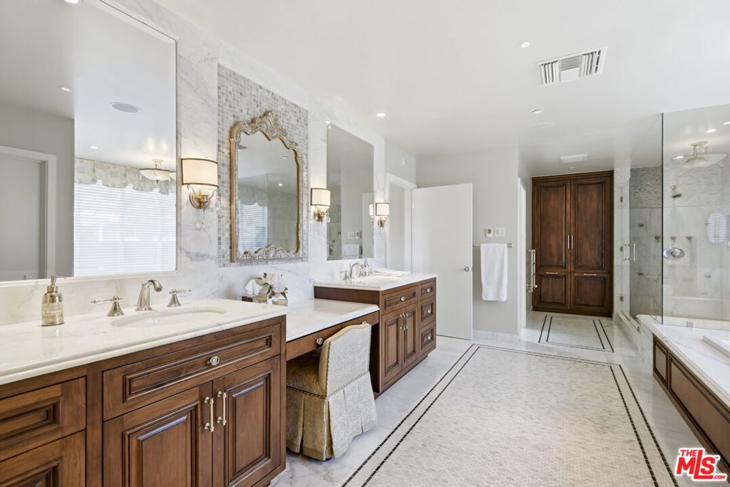 4101 Clear Valley Drive