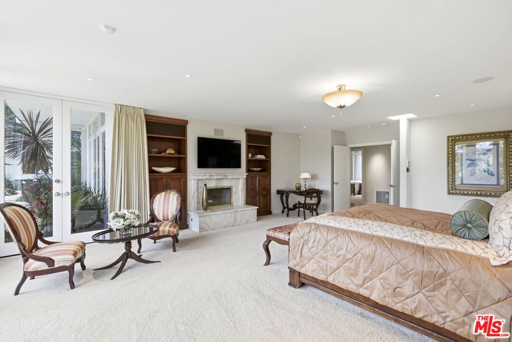 4101 Clear Valley Drive