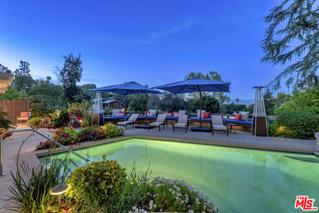 4101 Clear Valley Drive