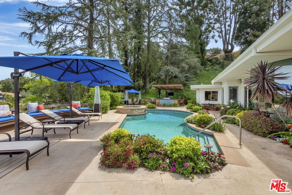 4101 Clear Valley Drive