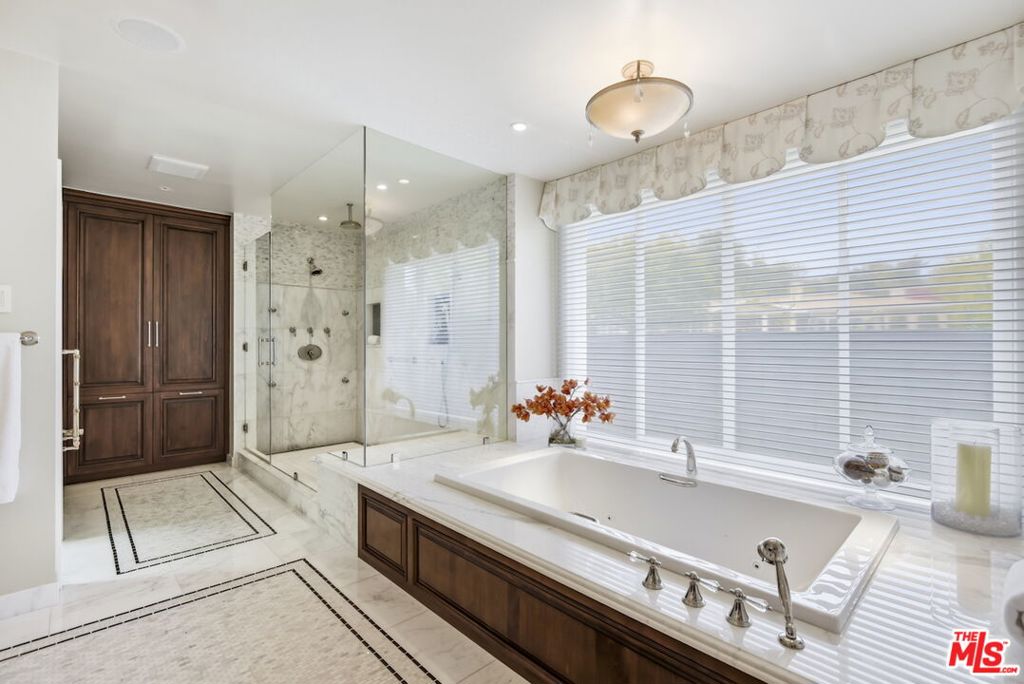 4101 Clear Valley Drive