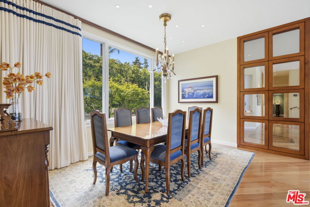 4101 Clear Valley Drive