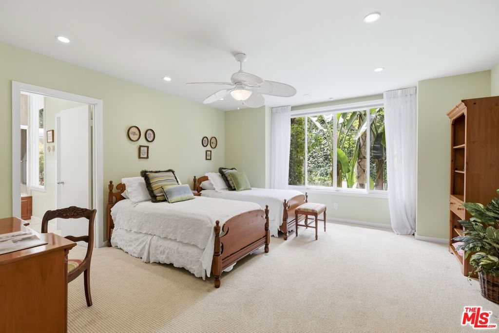 4101 Clear Valley Drive