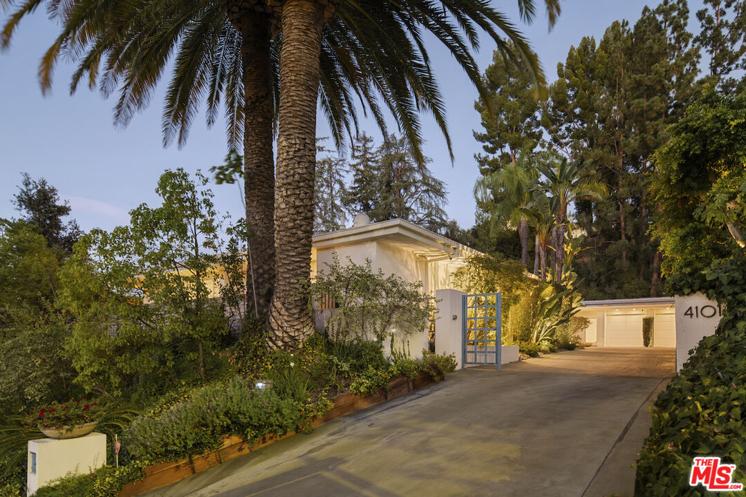 4101 Clear Valley Dr