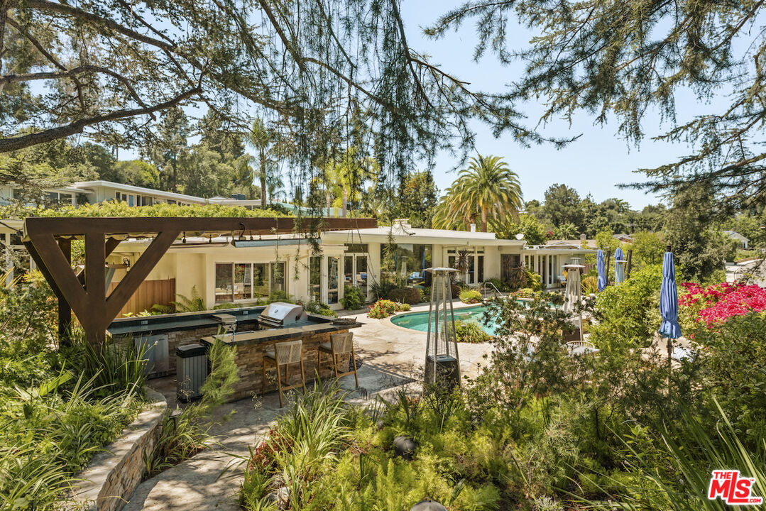 4101 Clear Valley Dr