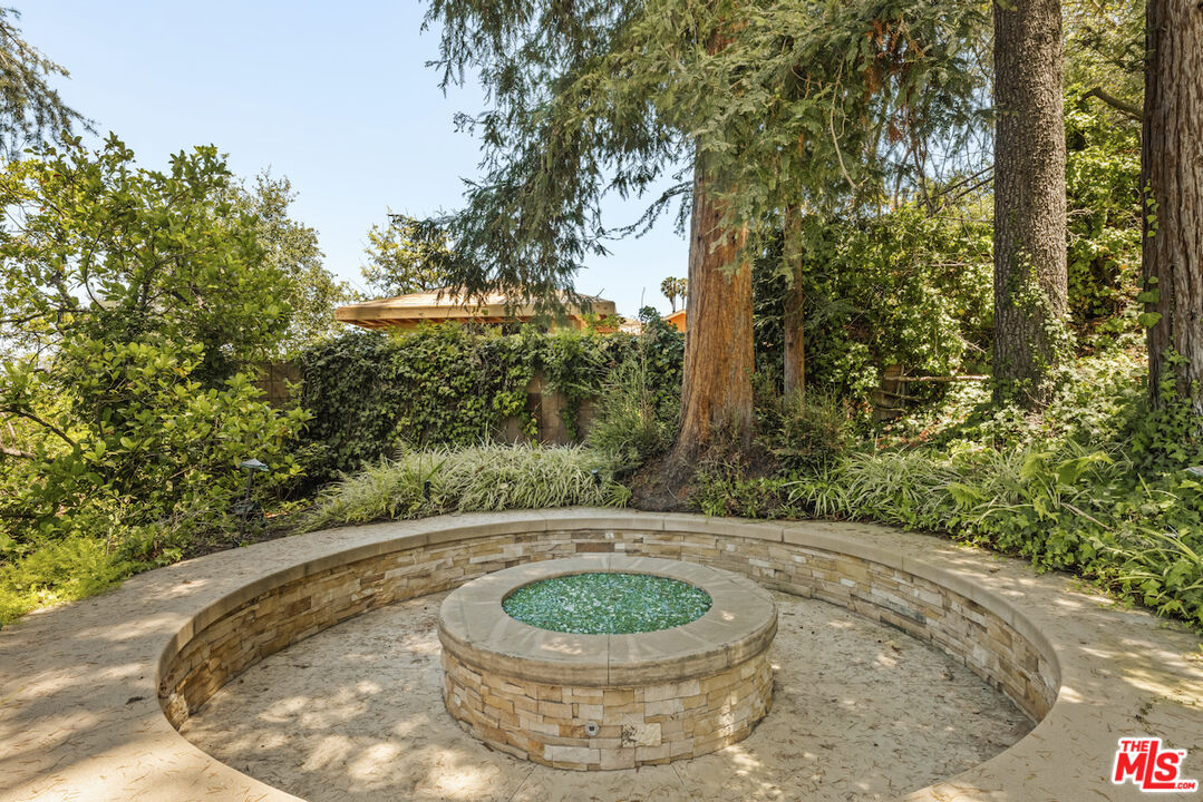 4101 Clear Valley Dr