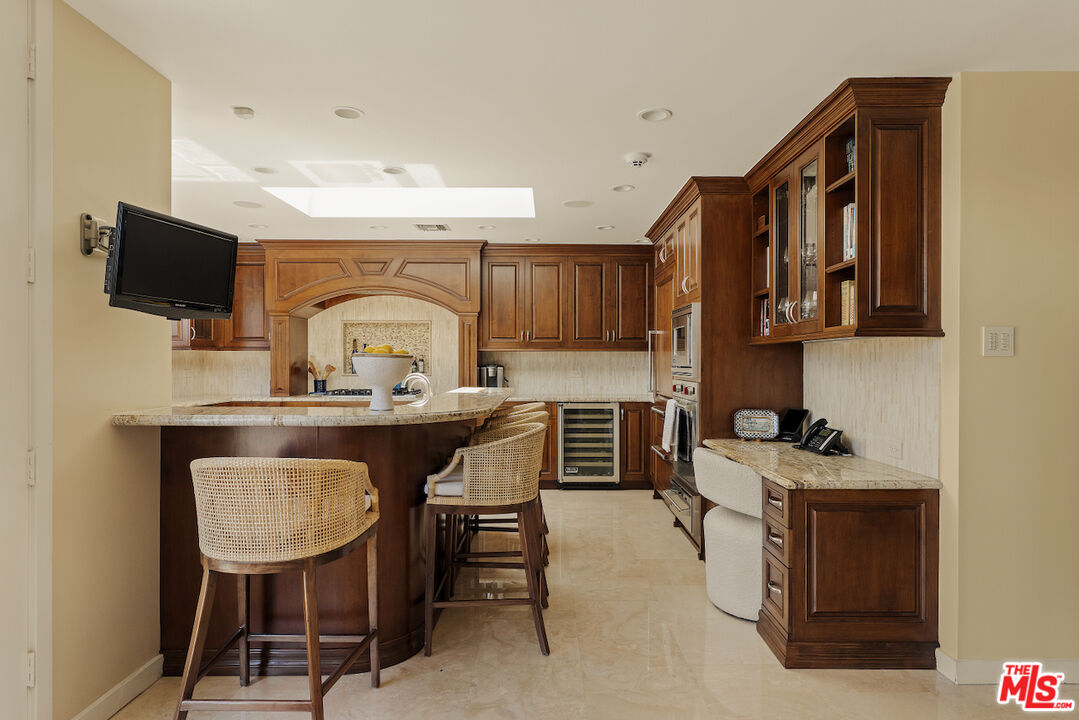 4101 Clear Valley Dr