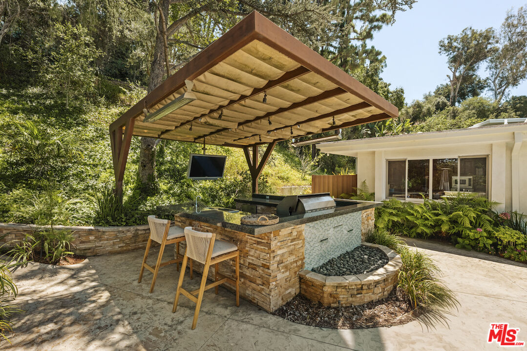 4101 Clear Valley Dr
