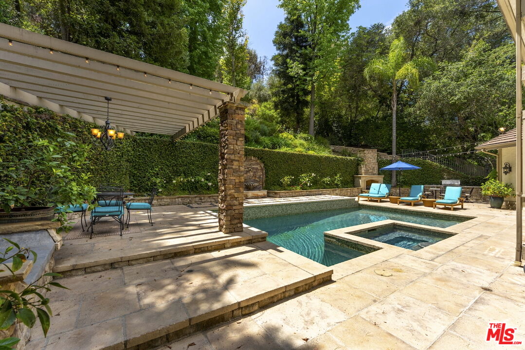 15938 Valley Vista Blvd