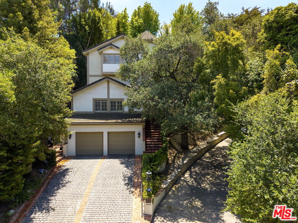 15938 Valley Vista Blvd