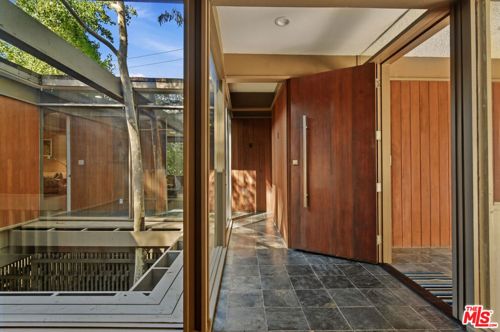17269 Oak View Drive