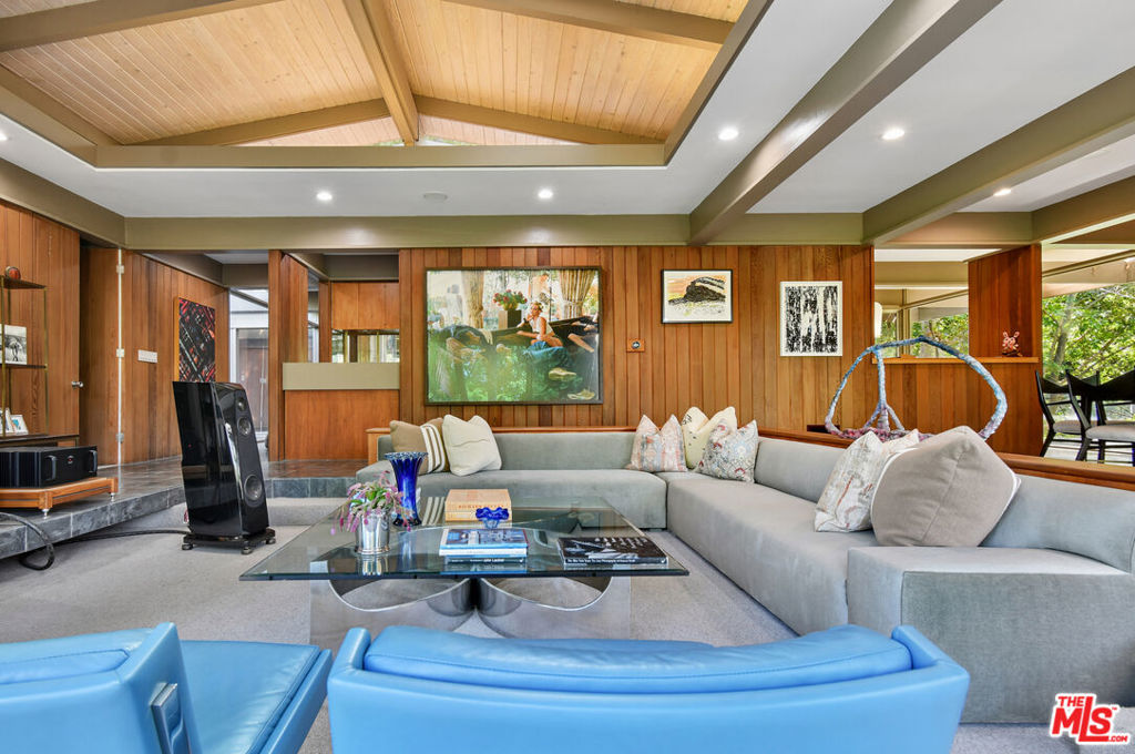 17269 Oak View Drive