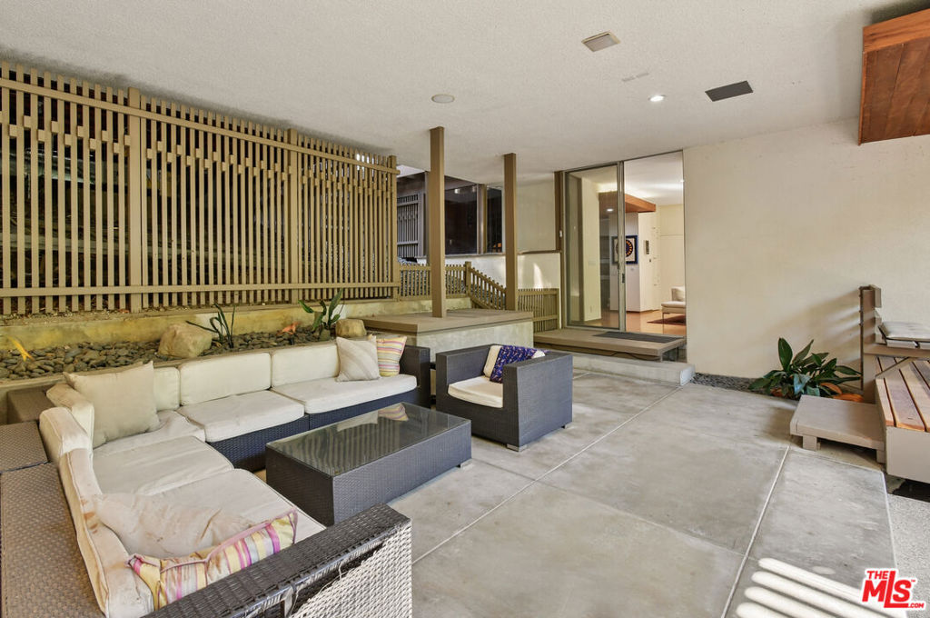 17269 Oak View Drive