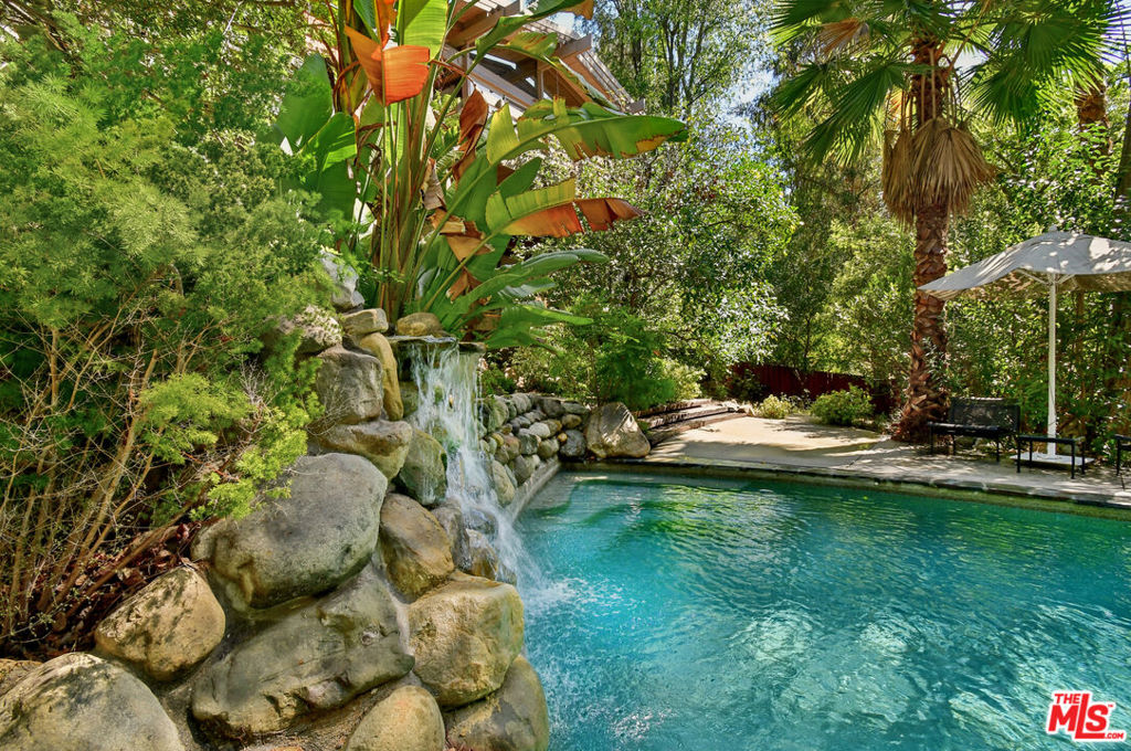 17269 Oak View Drive