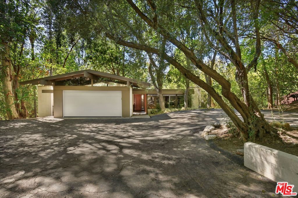 17269 Oak View Drive