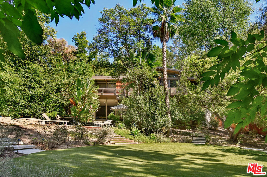 17269 Oak View Drive